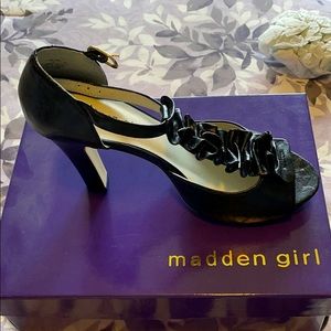Madden Girl size 8 peep toe strap heels
